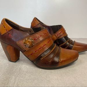 L’ ATISTE Brown Leather Wonderous Booties Size 5.5